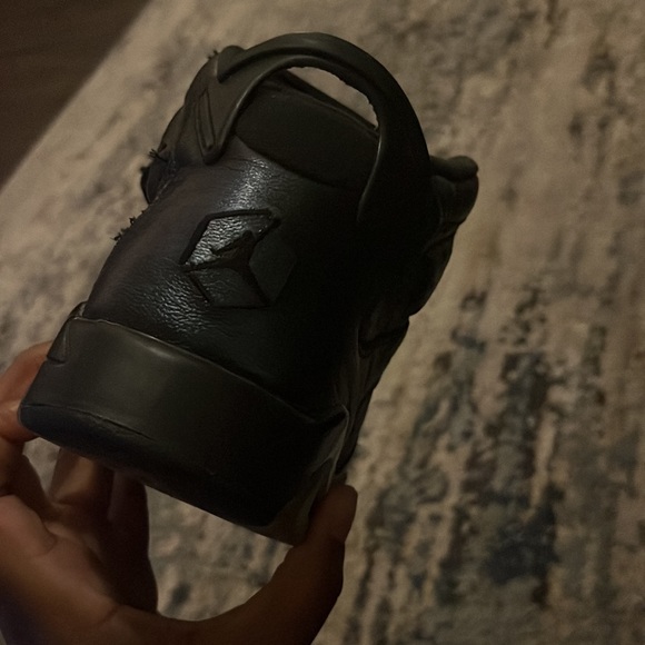 These are Air Jordan 6 Retro Oreo. - Picture 7 of 10